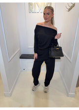 Keep On Moving Pants Black 9977