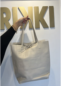 A Good Behavior Bag Creme