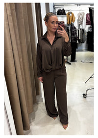 V-Neck Chique 2-Piece Set Chocolate 61822/10008