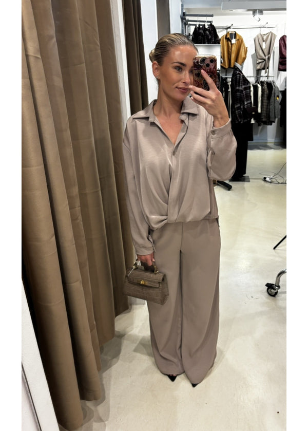 V-Neck Chique 2-Piece Set Taupe 61822/10008